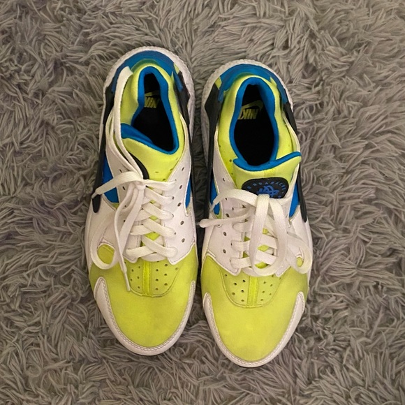 Nike “Volt” Huaraches - Picture 3 of 7